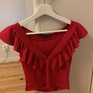 Topp boohoo stl 36 - Oanvänd topp från boohoo. 💕