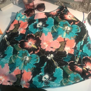 Blommig kjol - Somrig blommig kjol🌷🌷