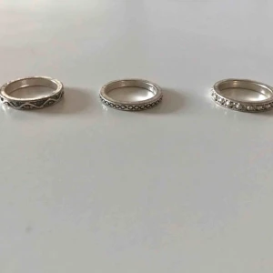  - 3st ringar för 10kr  Frakt:9kr 