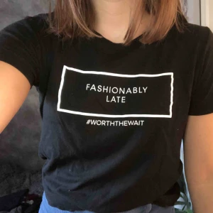  - T-shirt från Forever21. Köparen står för frakt.