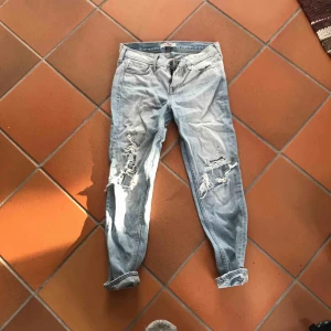  - Hollister jeans, riktigt snygga! 