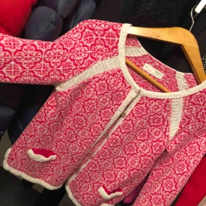  -  Ljusrosa kofta från Odd Molly, använd fåtal gånger, fint skick.