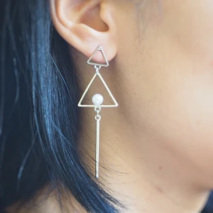  - nya örhängen  frakt 10 kr 