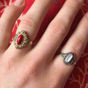  - Ringar! 10kr/st + 9kr frakt! Den sista är en sån där känsloring som byter färg!