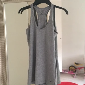  - Helt oanvänt träningslinne från Mango Sport! Fraktar gärna 💕