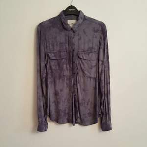 Snygg batik mönstrad skjorta från H&M i ett väldigt mjukt material