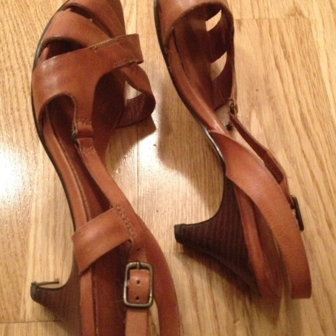 Skinnsandaletter med klack från Rizzo. Fint skick. - 1378893937