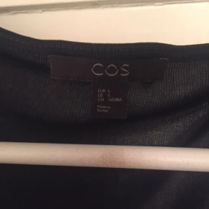  - Oanvänd klänning från Cos, oversize-modell:)