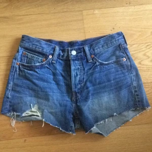  - oanvända Levis shorts 501