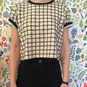  - KAXIG rutig tröja. Fint skick. Kan passa de flesta, loose fit vid small. Varm och go.