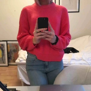  - super skön rosa stickad tröja, aldrig använd så väljer att sälja den! 