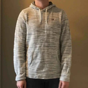  - Tjocktröja från Hollister k storlek L! Fint skick!:)