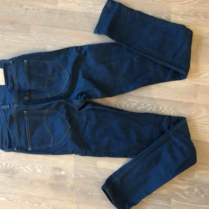  - Lee Skyler 26/33. Oanvända 