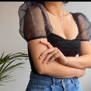  - Spets topp  V-ringad  Helt ny! 