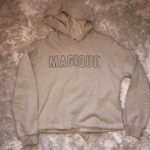  - Storlek: 50 kr+ frakt Storlek : S  Säljer på grund av att jag aldrig använt (prislapp fof kvar)