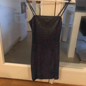  - Säljer den här super fina klänningen som jag bara använt 1 gång tyvärr😢 kan mötas upp eller frakta
