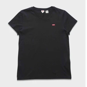  - Levi’s tröja köpt på carlings. Bra skicka. Går att mötas i Lund/ Malmö annars köpare står för frakt💕💕💕