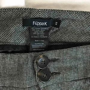  - Säljer nu mina favoritbyxor från Filippa k (som jag köpte second hand) pga har vuxit ur de! Skriv för fler bilder🌟