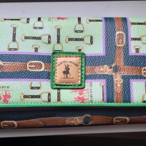 Plånbok Harvey Miller - Tjusig plånbok, Harvey Miller i nyskick. Modell större, aldrig använd. 100kr plus frakt. 