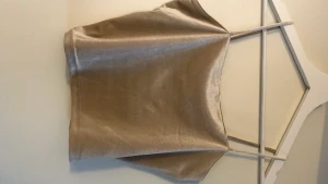 Linne från Gina tricot - Superfint linne med sammet-känsla. Fint skick 