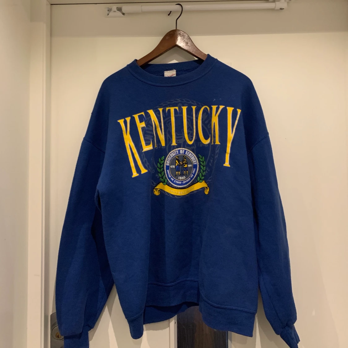 Vintage crewneck