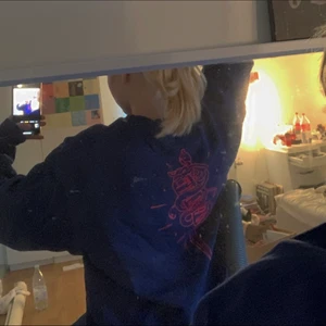 Snygg tröja! - Köpt på carlings. Supersnygg!!! 100kr+frakt❣️