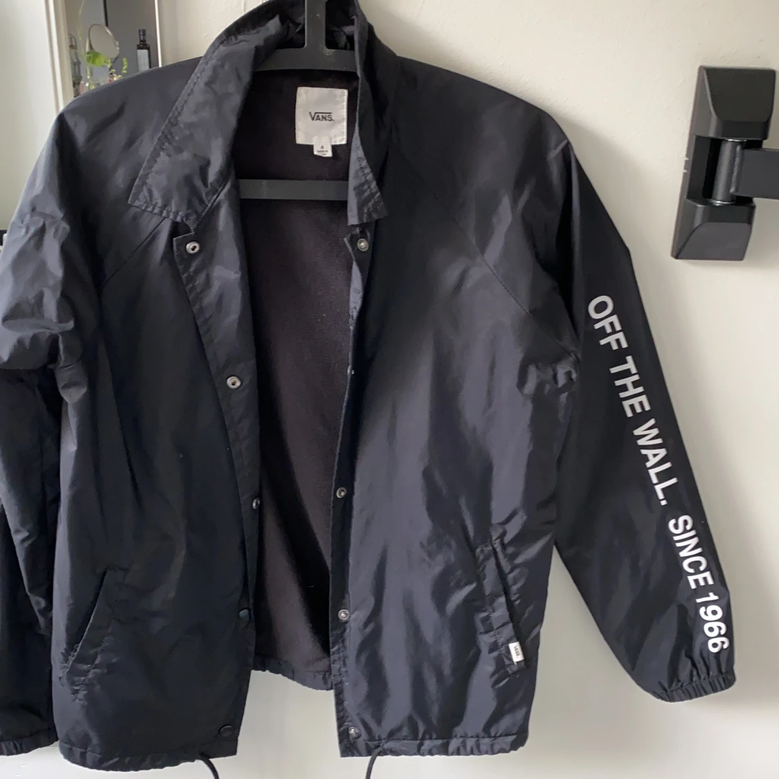 Jacka från vans storlek s