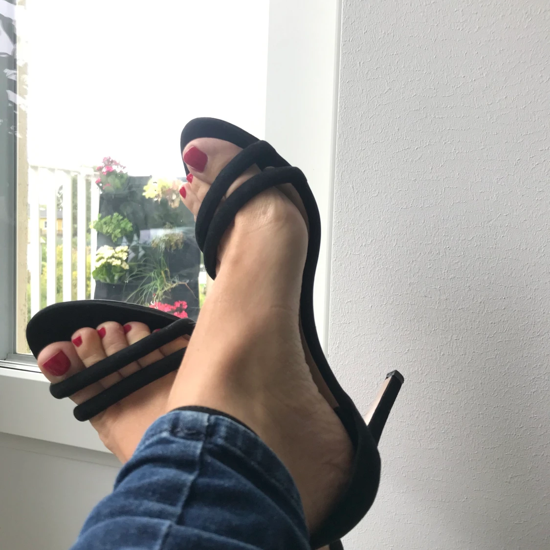 Svarta kläckskor i storlek 37   - 90