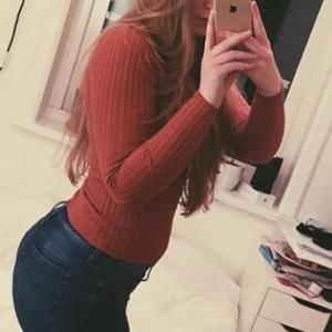 Ribbad tröja - Fint skick, frakt tillkommer.