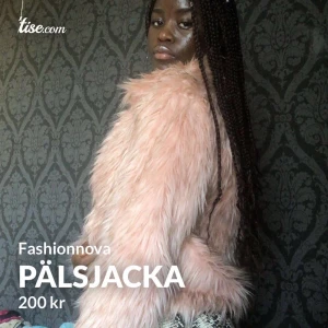 Fashionnova  - Rosa varm pälsjacka