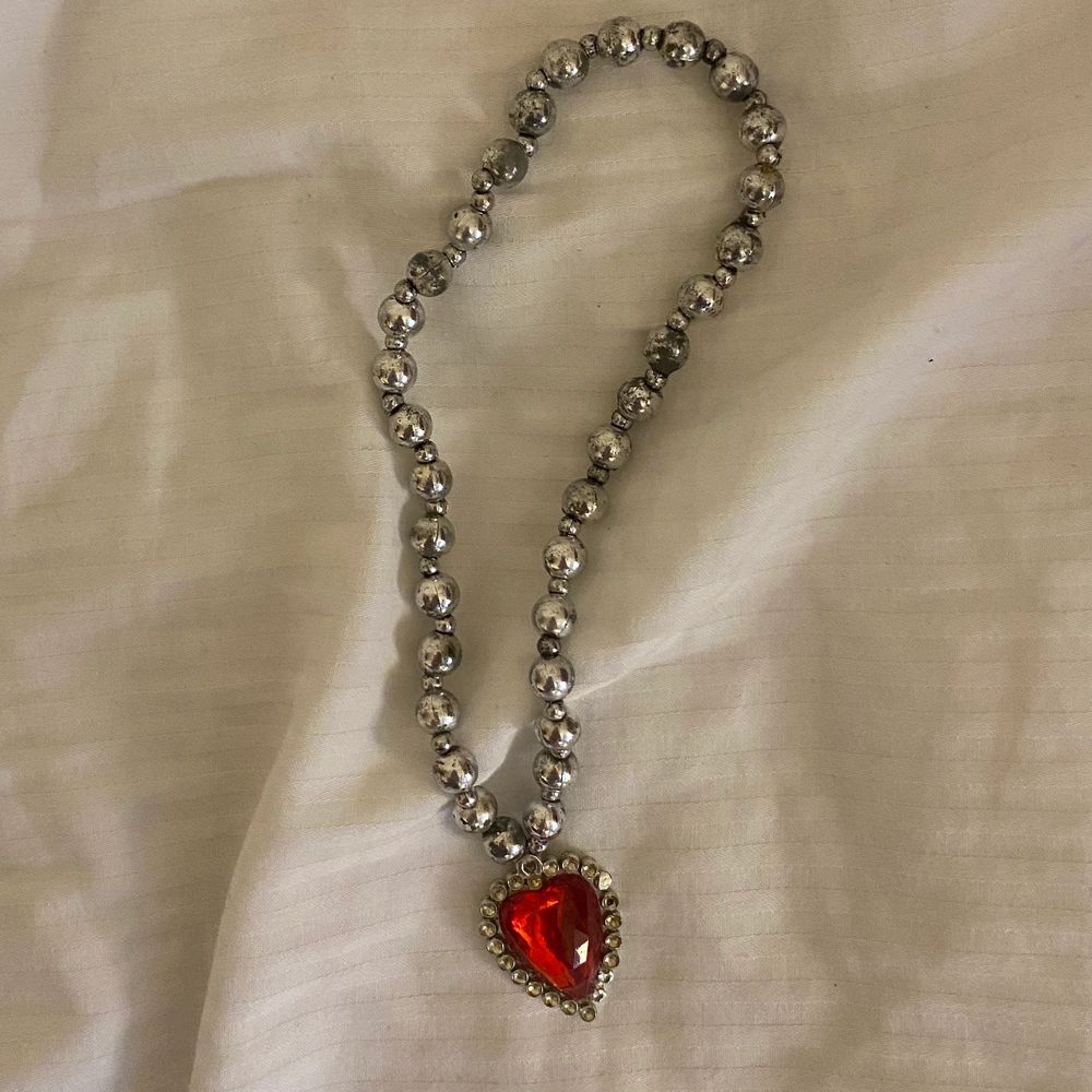 Halsband med hjärta - Accessoarer | Plick Second Hand