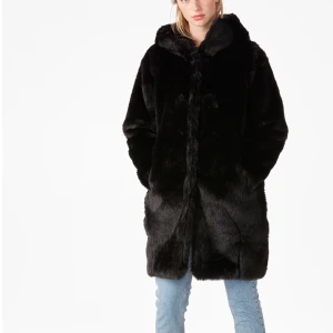  - 82cm lång , 100cm bred, storlek Medium  utan knappar