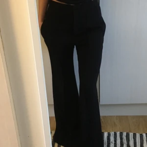  - Säljer mina helt nya byxor från HM Studio aw 17. Inser att jag har för många.. jätte bra kvalité og mjukt tyg. Köpte dom för 999kr