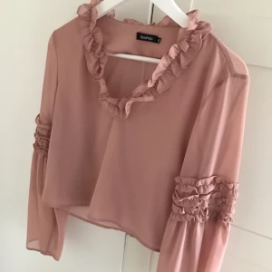  - Superfin blus, använd 1 gång. 