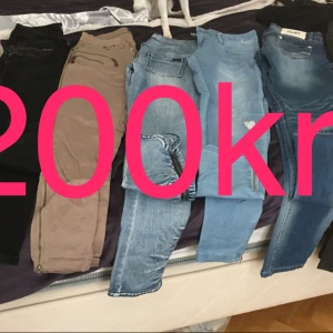  - Knappt använda byxor. Säljer dom på grund av att dom inte passar mig. 