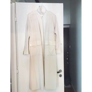  - Vit Odessa kappa från Rodebjer Fint skick  Nypris 2800kr   