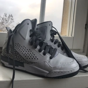  - Snygga i princip aldrig använda Jordan's. I mycket bra skick!👟👟