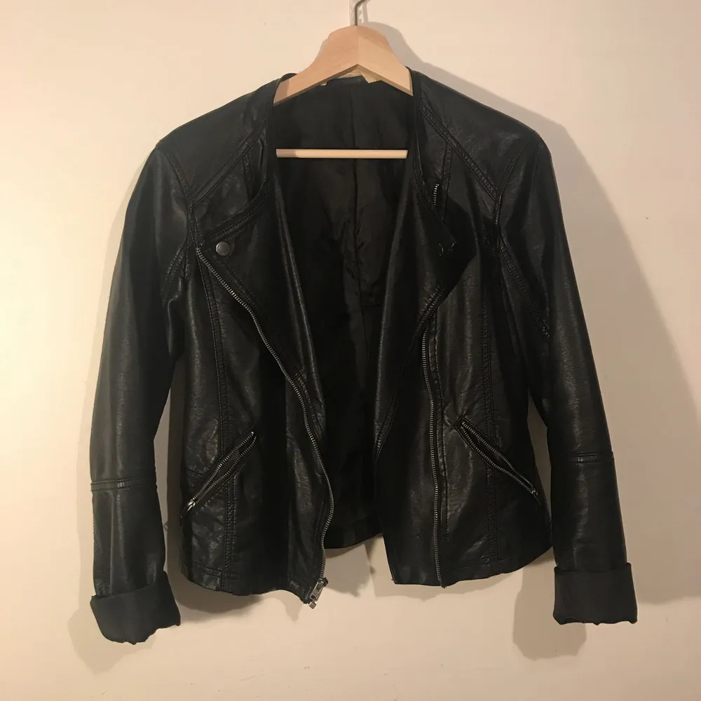 Hollister fake leather black jacket . Jackor.