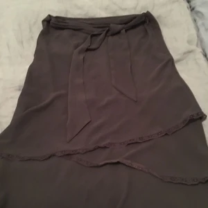  - Feminin sommarskjol som passar alla former!