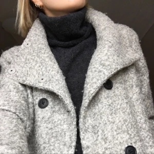  - Varm kappa från Only, fint skick!