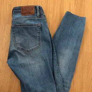 Crocker jeans i ett bra skick som kommit till användning då gånger. 