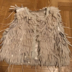  - Pälsväst i kanin, storlek m ⭐️