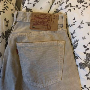  - 501 Levis jeans Becha. Köparen betalar frakten själv!:)