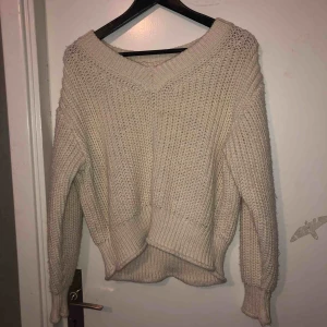  - Stickad tjocktröja 