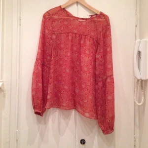 Supersöt långärmad blus från indiska M. (36) - Supersöt långärmad blus från indiska M. (36)