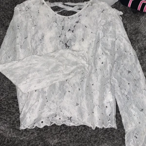 En fin blus - Den är normal i storlek 