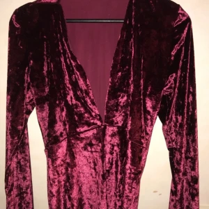 Sammetsbody - Sammetsbody strl M pris 70 inkl frakt