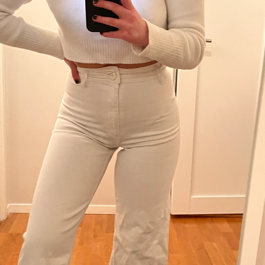 Vita högmidjade jeans 