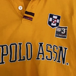 U.S. Polo  - Skit snygg vintage Piké från Ralph lauren som tyvärr ej används längre från min sida ... jag kan stå för frakten ❤️
