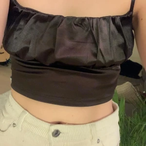  Slutsåld topp från H&M  - Budgivningen avslutad! Den hamnade på 150 kr ❤️❤️❤️